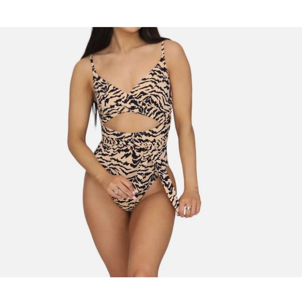 ENVYA Womens One-Piece Swimsuit In Leave Her Wild XL Cheetah Print Beach